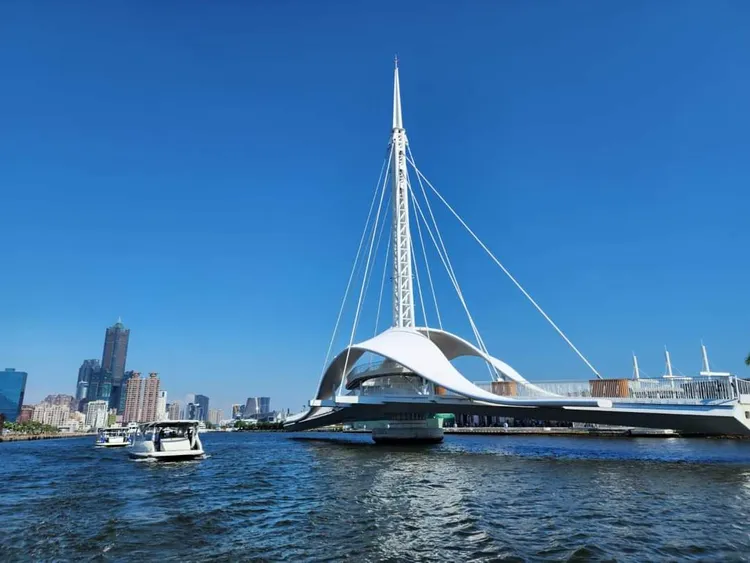 未來船艇可配合大港橋旋轉時間進出第三船渠內側。海洋局提供