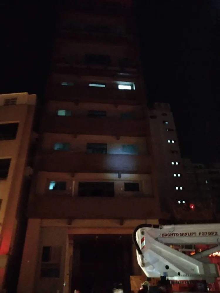 澎湖縣馬公市新村路一間寺廟8日凌晨發生火警，消防局獲報立即派遣人車前往救援。澎湖縣消防局提供