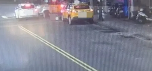 疑詐團車手黑吃黑 16歲少年當街遭圍毆強搶贓款
