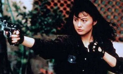 「最美警花」號召粉絲見面 昔遭前夫控偷吃乾兒子被迫神隱