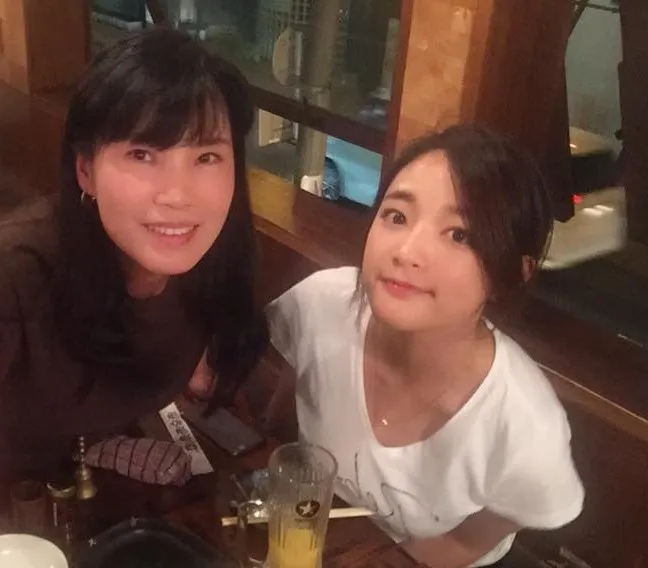 王淨與媽媽合照。翻攝王淨臉書