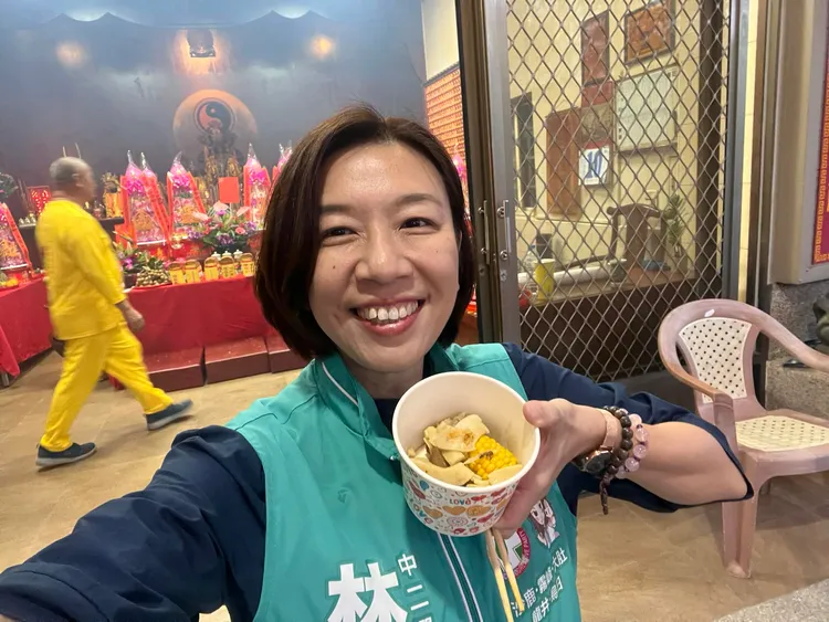 林靜儀認為侯友宜在恐嚇，怒批他丟警察的臉。翻攝林靜儀臉書