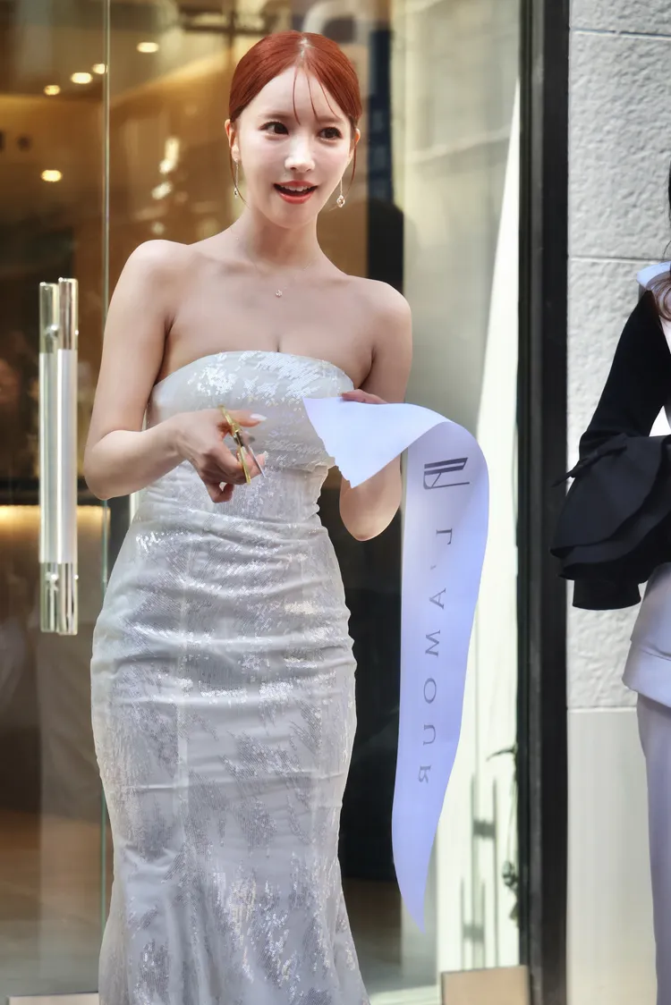 三上悠亞擔任開幕剪綵嘉賓。林林攝