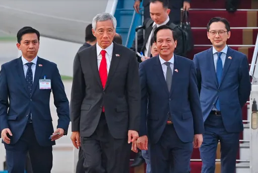 新加坡與越南建交50週年 李顯龍率團訪越南