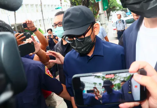 黃子佼被控拍2女裸照伸狼爪　事隔10年遭搜索！律師曝成罪關鍵