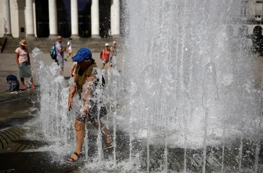 法國南部酷熱暴衝40°C　19省分發布高溫「紅色警戒」