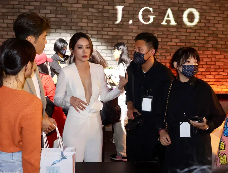 高宇蓁（左三）和Rex（右二）於公於私都是好搭檔。彭欣偉攝