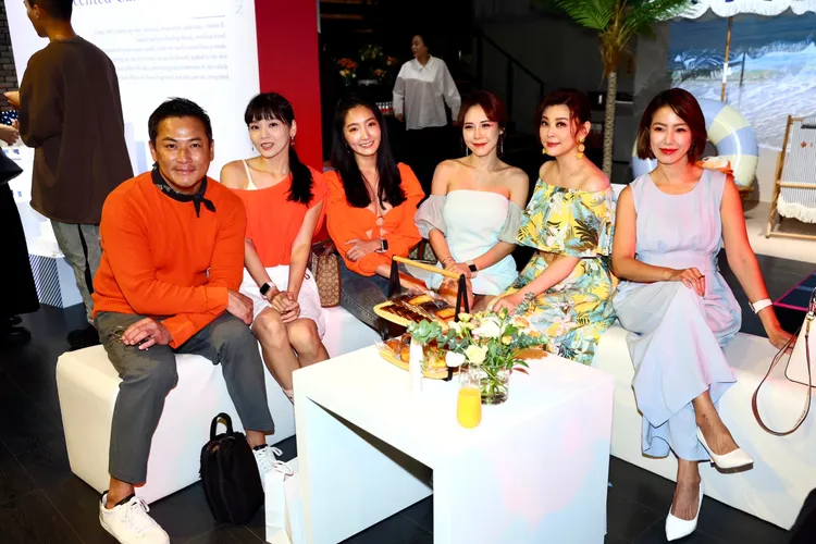 江宏恩（左一）、方馨（右二）等圈內等一票星友都到場力挺。彭欣偉攝