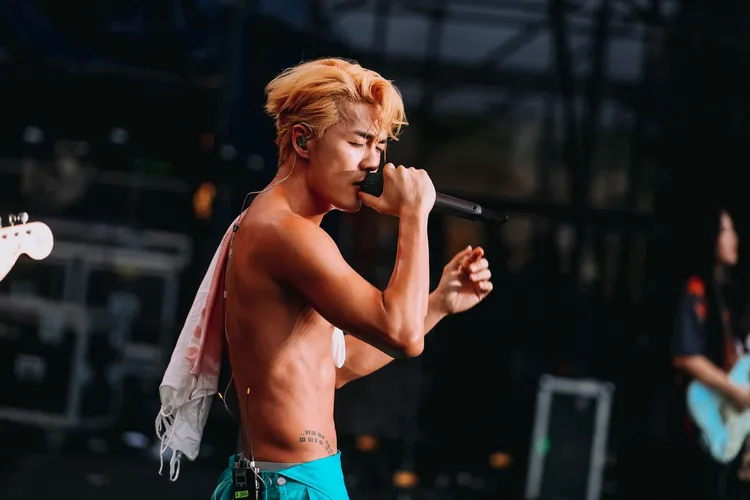 吳克群近日推出新歌，邀來眾星一同熱舞。滾石唱片提供