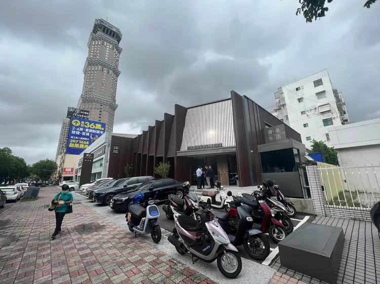 無論「遠雄琢蘊」或「遠雄峰蘊」均挑戰當區高價，目前成交要4-5字頭。葉家銘攝