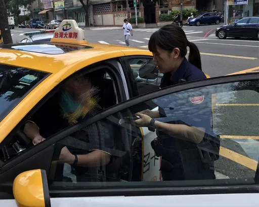 陸客搭機離台前發現手機遺失　警急協尋順利歸還失主