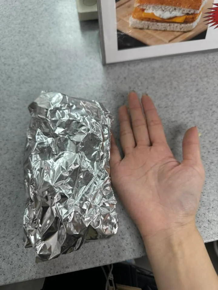 網友分享食物大小如手掌大。翻攝自「Costco好市多 商品經驗老實說」