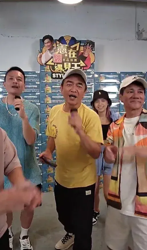 吳宗憲（中）昨和王雷（右）直播賣東西。翻攝自臉書