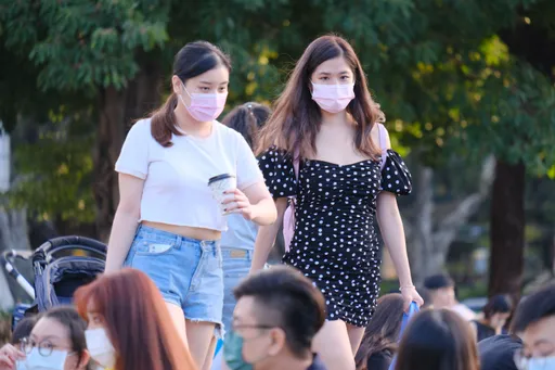 明天又熱又濕！大台北36℃高溫　全台午後有雨