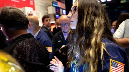 穆迪降評銀行股！美股欲振乏力　台積電ADR彈0.8%