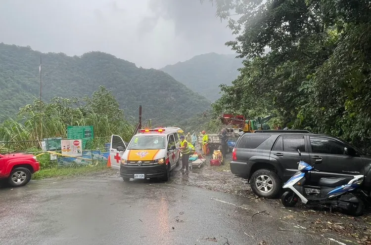 案發現場搶救。大溪警分局提供