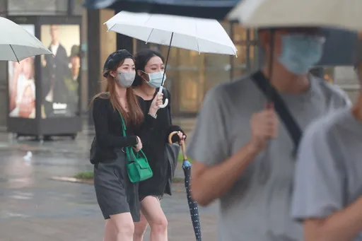 蘇拉今晚轉強颱！23:30發海警　未來聯手海葵衝擊台灣