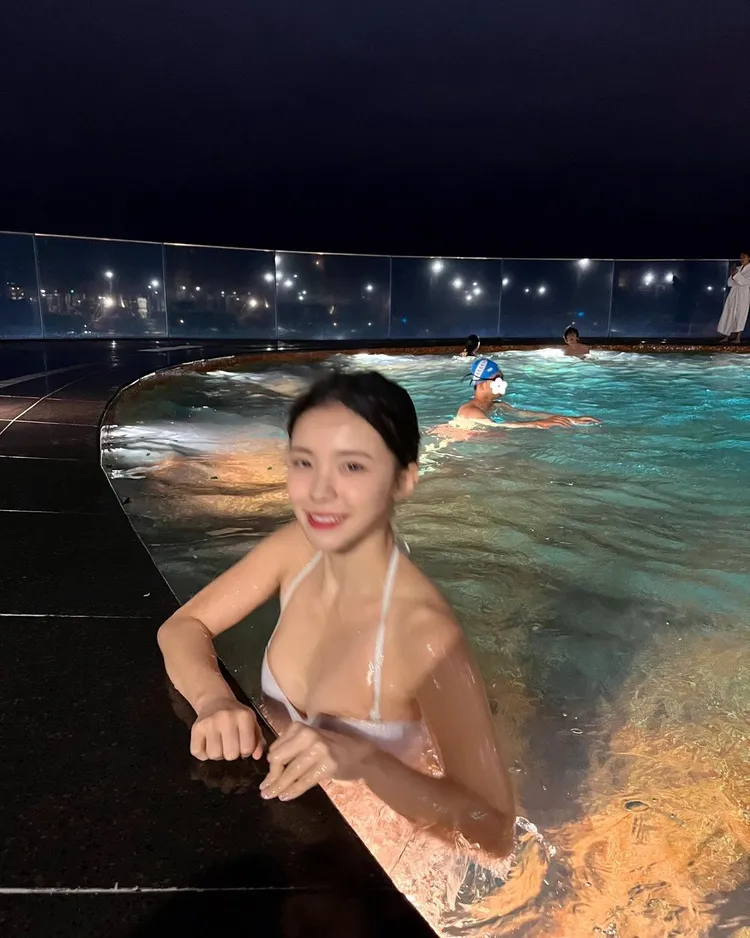 李多慧分享比基尼美照。取自李多慧IG