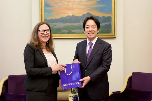 賴清德過境紐約AIT執行理事迎接 羅森柏格推文預告:舊金山見