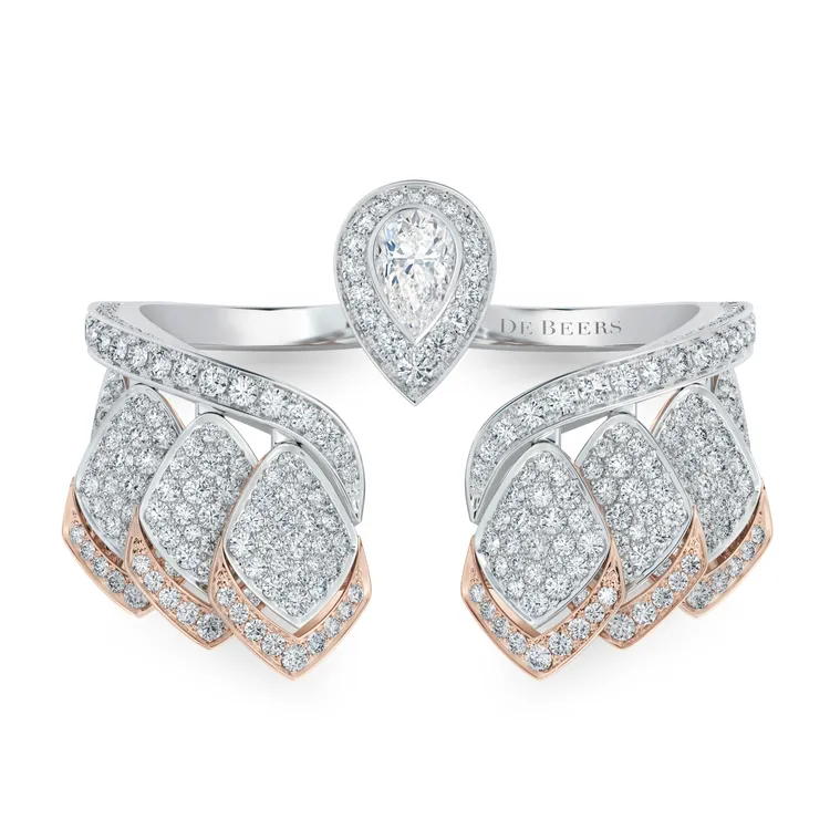 Spring雙指戒指，約262萬元。品牌提供 