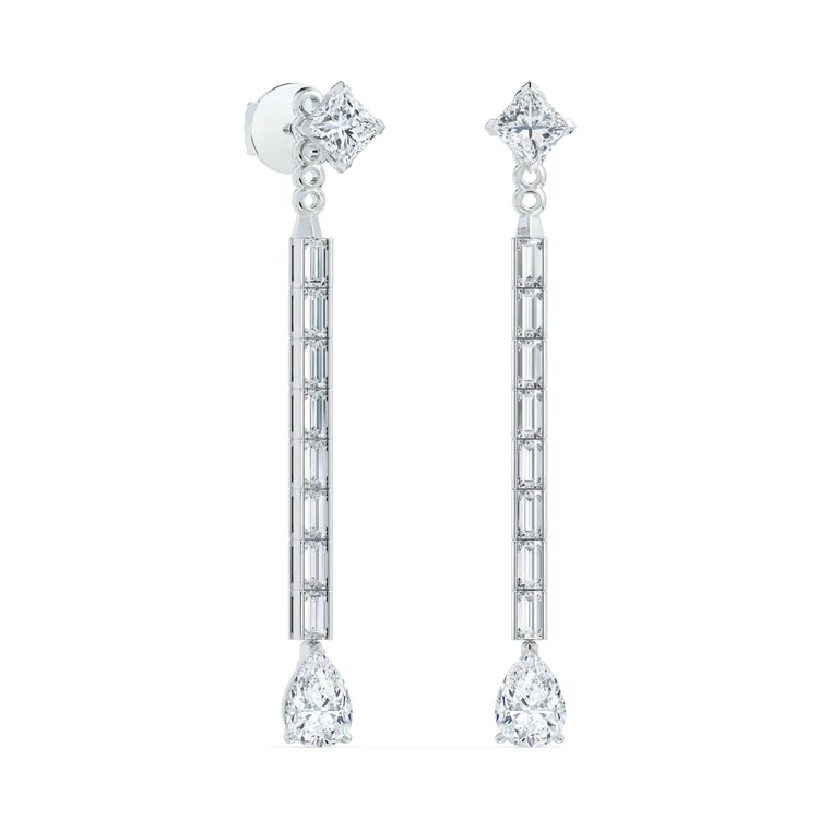 Winter單行耳環，鑽石總重約4.69克拉，約163萬5000元。品牌提供