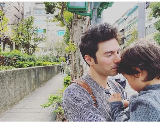 鳳小岳不阻止兒用眼淚表達情緒　楊銘威兒水放肥皂魚嗝屁理由超無言