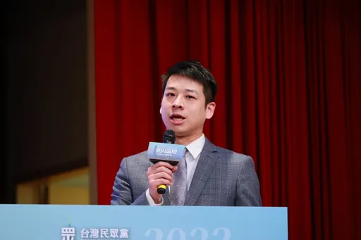 柯粉拍空姐應援團「邪惡視角」挨轟 許甫還原「真相」:有心人急貼情色標籤