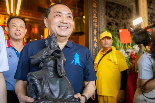 政坛蹭关公!外国人好奇是谁 作家看不下去:别再拿祂搏版面