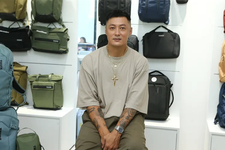 余文樂平常會和小孩一起去戶外活動。