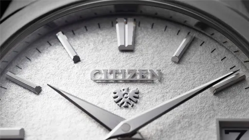 CITIZEN高端新錶登場　藏家鎖定這只限量金箔錶