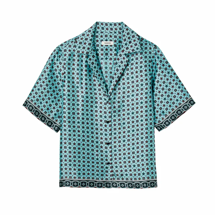 藍綠色印花短袖襯衫，8290元。品牌提供