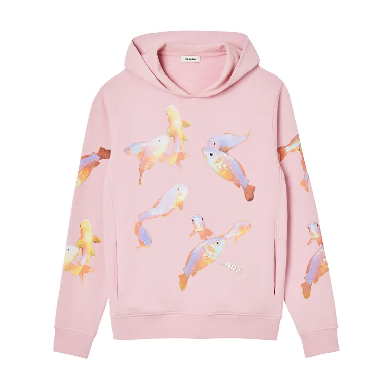 粉色魚兒印花連帽上衣，8290元。品牌提供