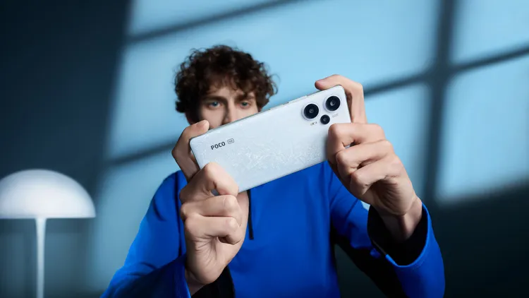  POCO F5搭載全台首款Qualcomm® Snapdragon® 7+ Gen 2處理器，重量僅181公克。POCO提供