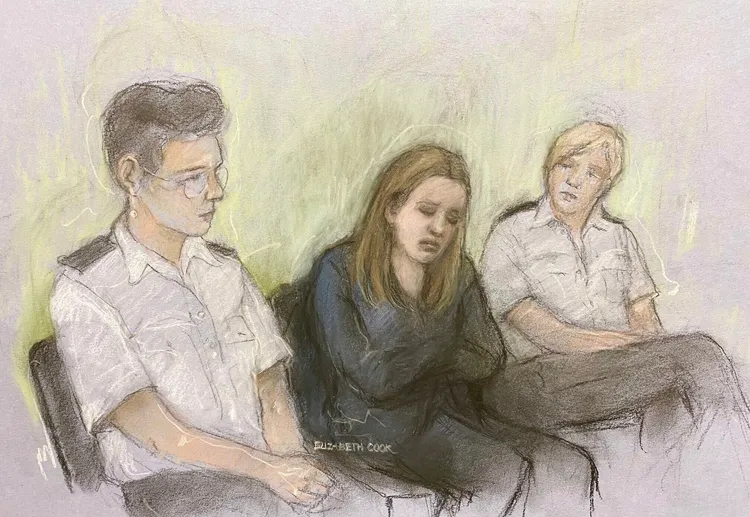 萊比被控謀殺7名新兒生罪名成立。圖為法庭畫家8月11日描繪她在曼徹斯特出庭。美聯社