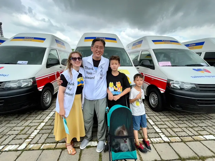 台灣企業家募集車輛支援烏克蘭，最後一哩路將由「烏克蘭台灣隊」打通。林歐莉亞提供