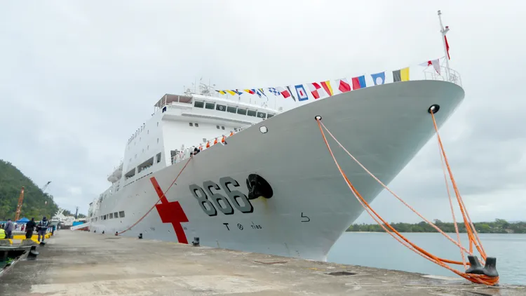 中國醫療船「和平方舟號」本月停靠萬那杜維拉港。新華社