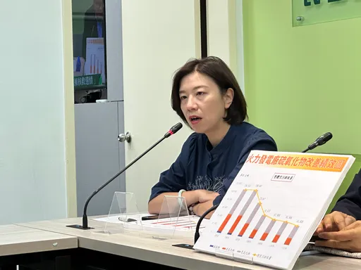 仇女挨轟！柯媽不捨喊「柯文哲沒做壞事」　綠委：成年人就別讓媽媽回應了