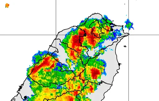 大台北變天「瞬間天黑」　熱對流來了！雙北等5縣市注意大雷雨