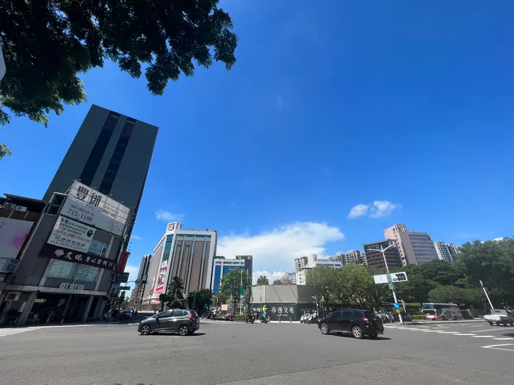 文化中心具備明星學區及大眾運輸與文教休憩機能。葉家銘攝