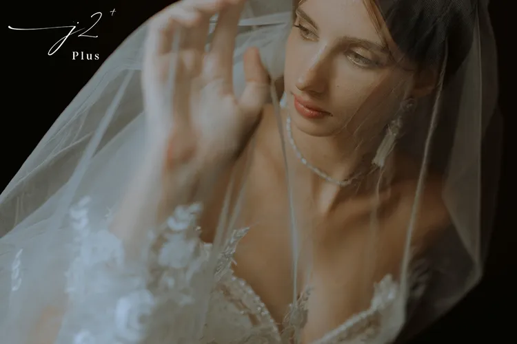 佳娜其實孕吐嚴重。J2 Plus婚紗提供