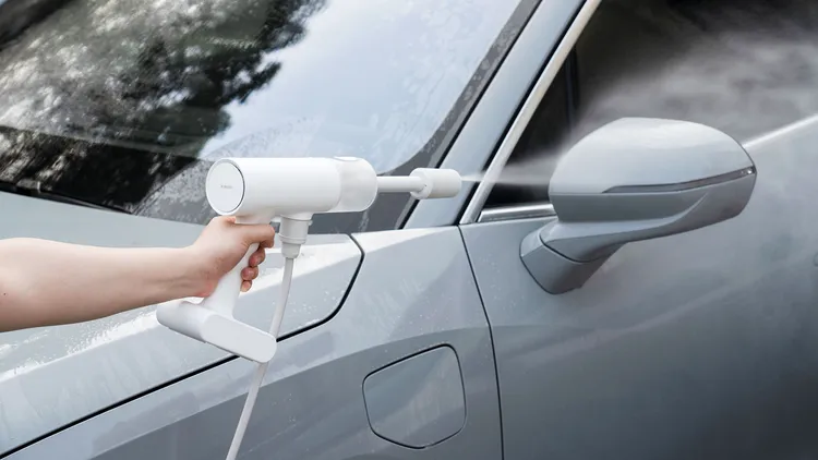 Xiaomi 無線洗車機採一體式便攜設計，機身重量僅約1.3公斤。小米提供
