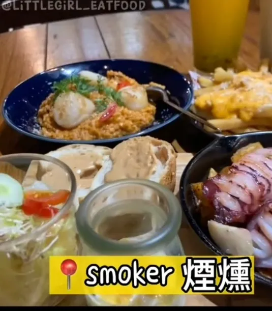 台中西區咖啡廳，Smoker煙燻隱身在巷弄內，餐點選擇眾多。TikTok：littlegirl_eatfood / IG：littlegirl_eatfood 提供