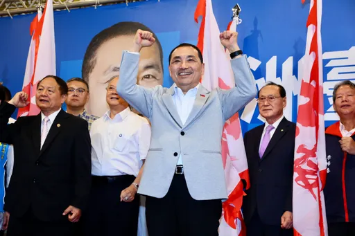 见侯友宜热拥九二共识　他怒轰「小孩玩大车」：要把台人推进火坑吗？