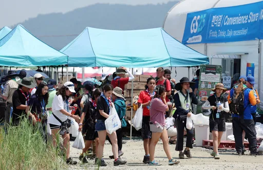 說好的露營呢?難耐南韓酷熱 英國4千童軍改去首爾住旅館