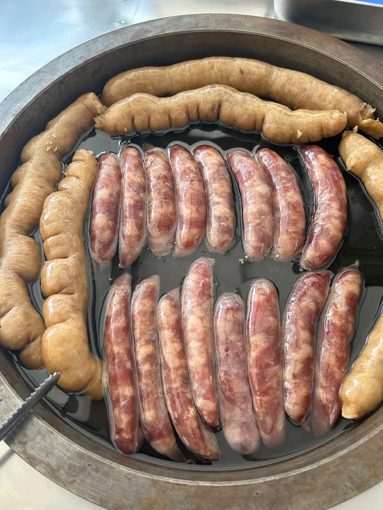 劉女在斗南擺攤賣大腸、香腸。取自劉女臉書