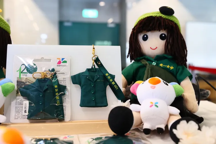 北一女中綠制服悠遊卡。彭欣偉攝