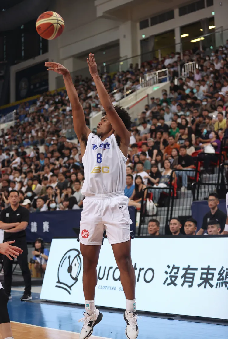 哥哥賀丹。中華籃協