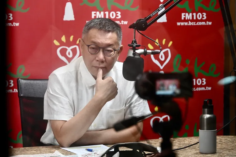 柯文哲今早在廣播節目中說，不是不可能跟郭台銘合作，只是很難。彭欣偉攝