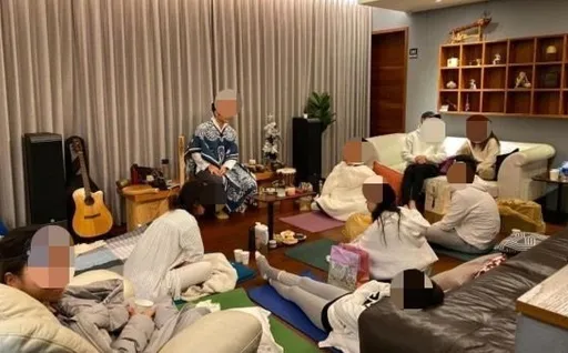 外籍男模化身「薩滿」吸信徒　提供「死藤水」通靈儀式吸金