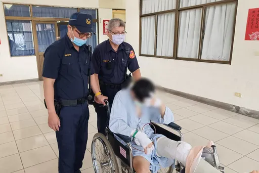 通緝犯攜女友開房間遇臨檢 學蜘蛛人7樓垂降慘摔斷腿